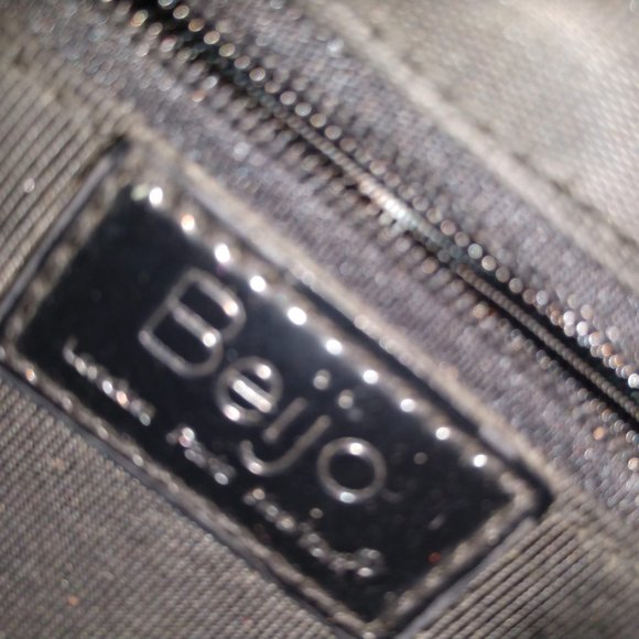 BEIJO LONDON PARIS NEW YORK PATENT PURSE - Picture 2 of 7